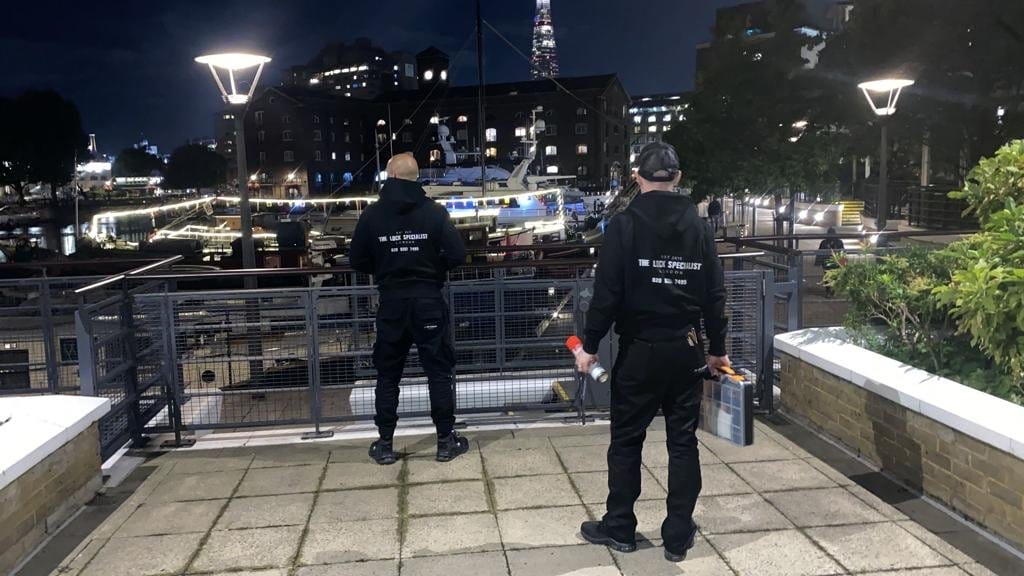 HIRE A PROFESSIONAL LOCKSMITH